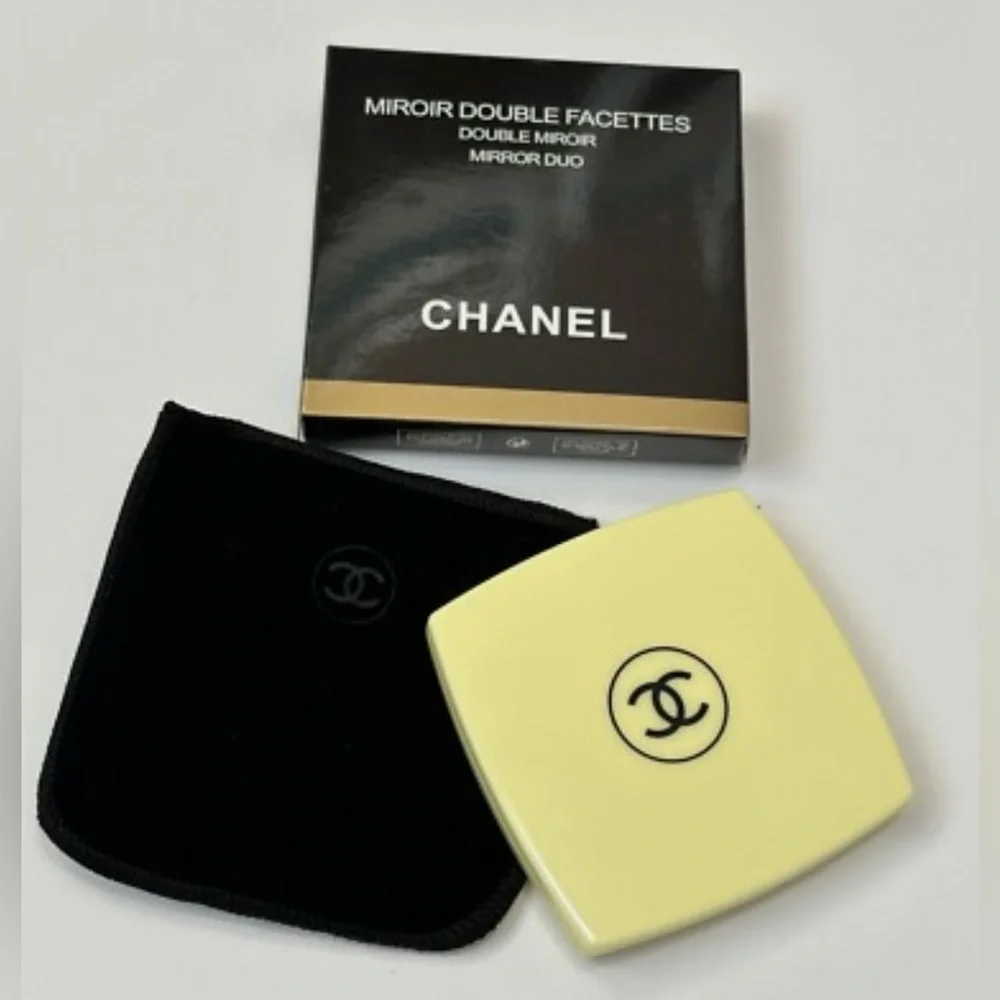 CHANEL Mirror Duo Compact Double Facette in Yellow GWP NWB - Picture 6 of 10
